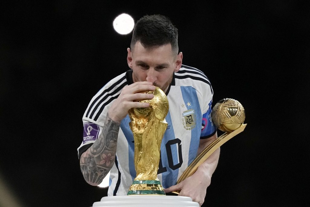 Sự thật rằng đội tuyển Argentina vô địch không được cầm cúp vàng World Cup 2022