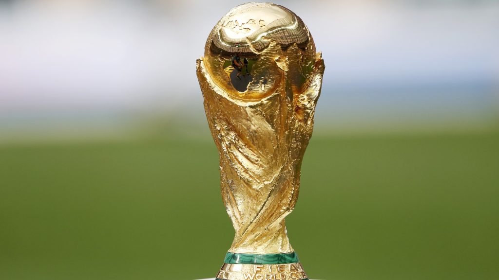 Giá trị cúp World Cup trong thực tế là bao nhiêu tiền?