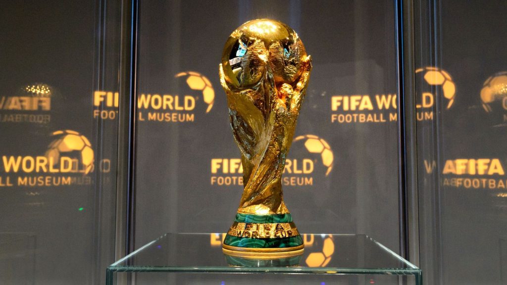 Cúp vàng World Cup được làm bằng vàng 18 carat (75% vàng)
